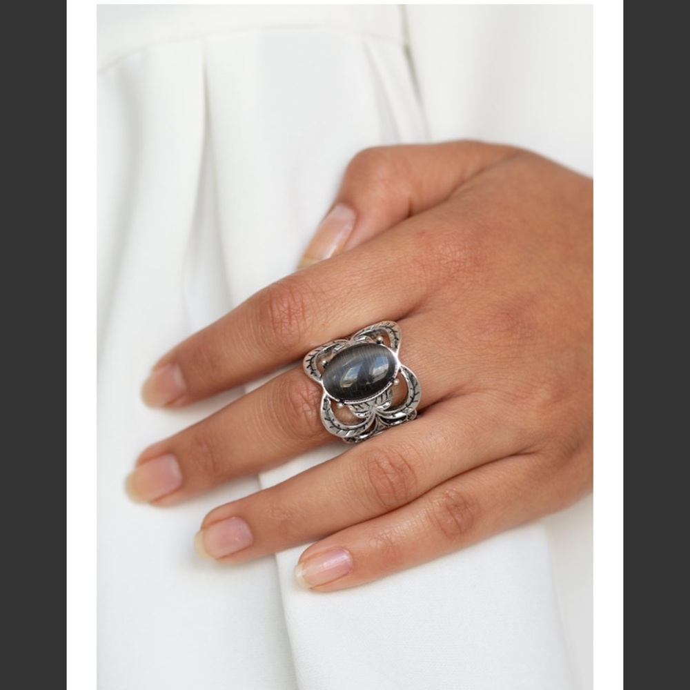 Ring - Picture 2 of 2